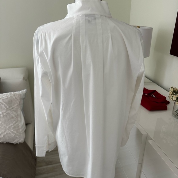 Elegant White Button-Up Shirt - Picture 4 of 9
